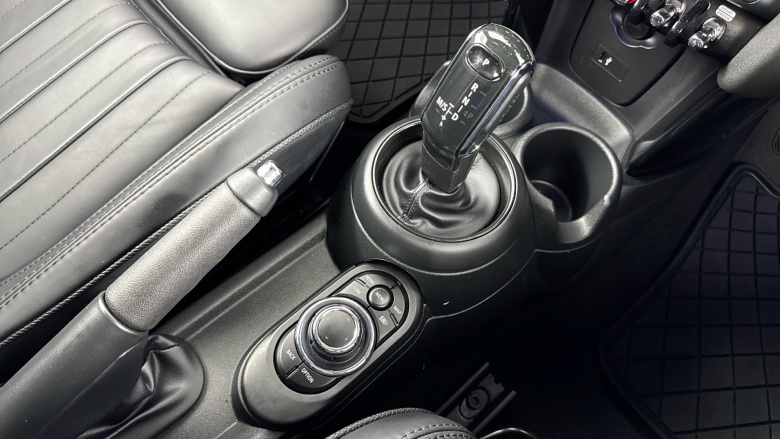 MINI Hatchback 2.0 Cooper S Exclusive 3dr Auto Petrol Hatchback